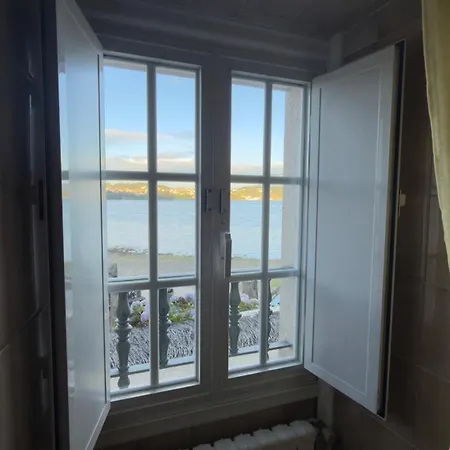Villa Waterfront Stone House With Sea Views In The Old Town Combarro