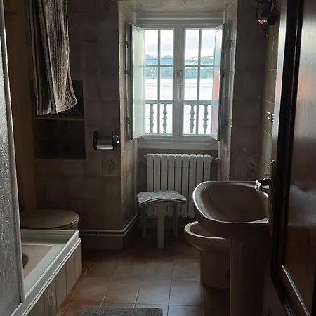 Waterfront Stone House With Sea Views In The Old Town * Combarro