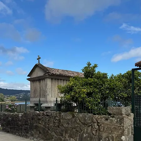 Waterfront Stone House With Sea Views In The Old Town Villa Combarro